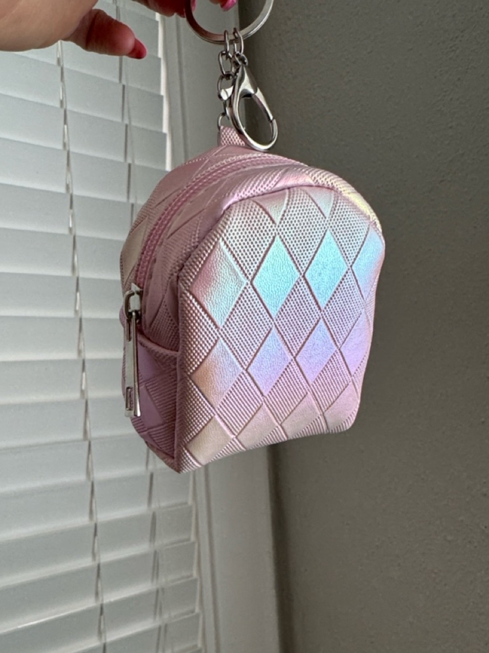 Iridescent Backpack Card AirPod Key Holder - Picture 2 of 3